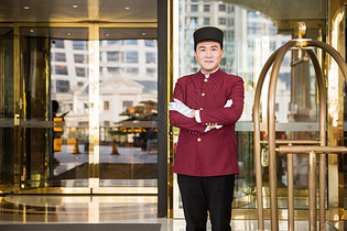 酒店管理大堂經理高清正版圖片下載——編號501124914，展現專業與優雅